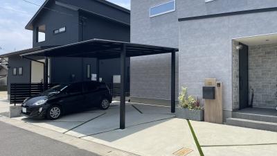 カーポート・植栽・人工芝 生まれ変わった駐車場(岡山市 M様邸)